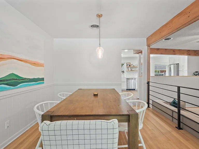 504 Kirkwood Ln — Photo 12