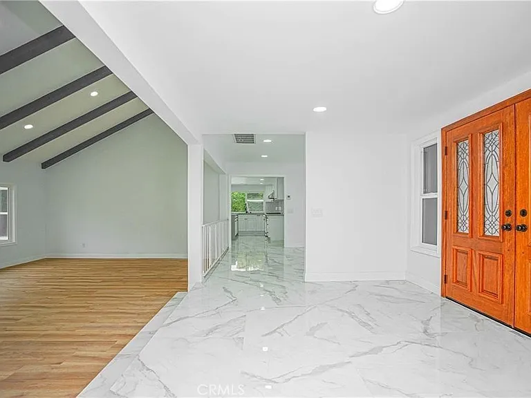 3518 N Mills Ave — Photo 5