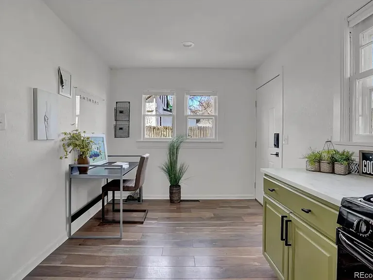 1120 W Colorado Ave — Photo 17