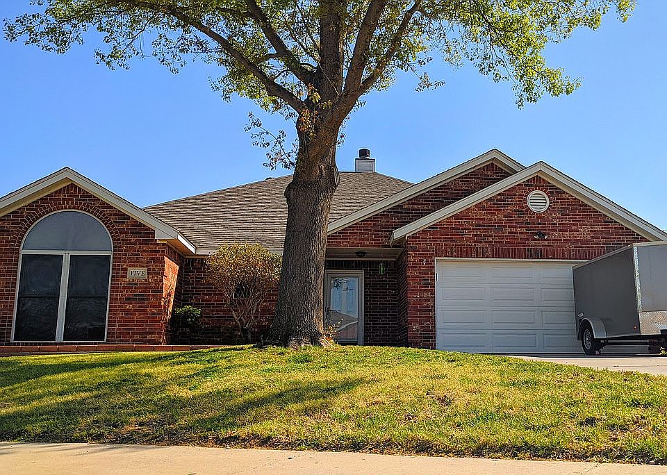 1st image of 5 N Park Dr