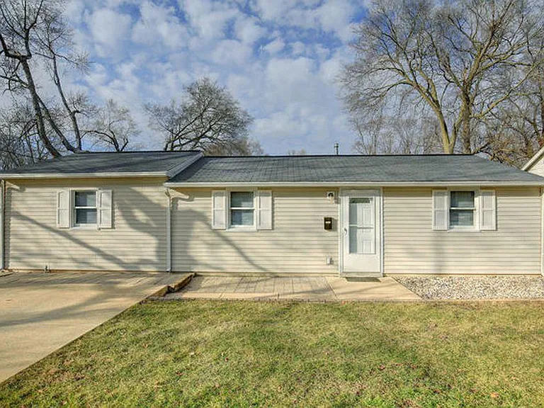 302 Greenview Dr — Photo 7