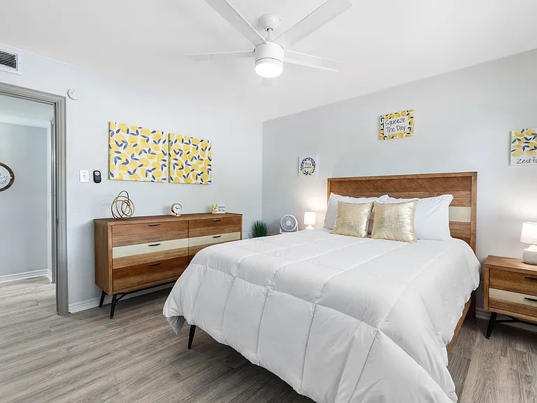 5646 Gaston Ave #120 — Photo 6