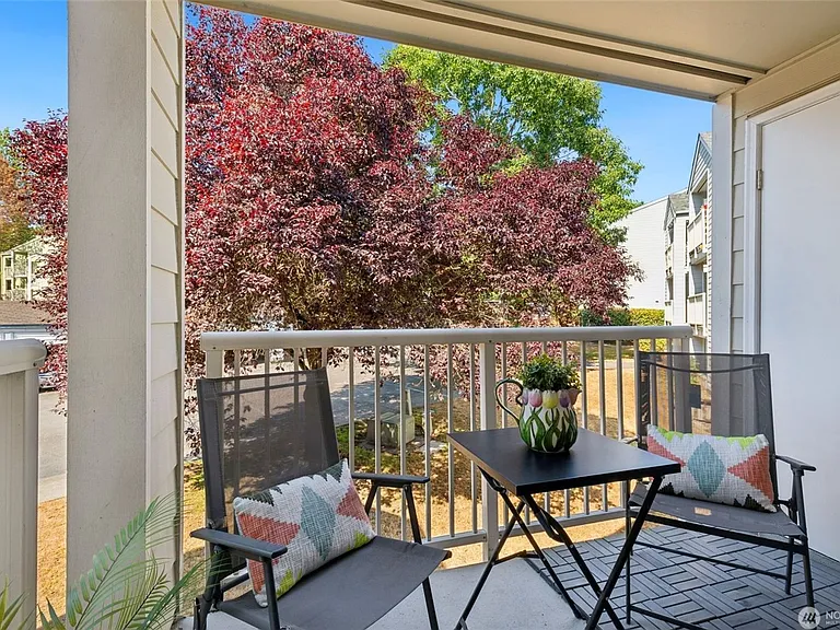 975 Aberdeen Ave NE #E301 — Photo 16