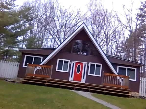 102 Beaver Ct, Dingmans Ferry, PA 18328