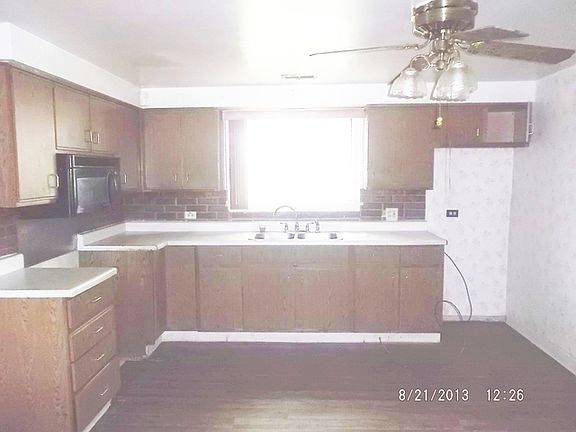 4th image of 1910 Greenfield Ave