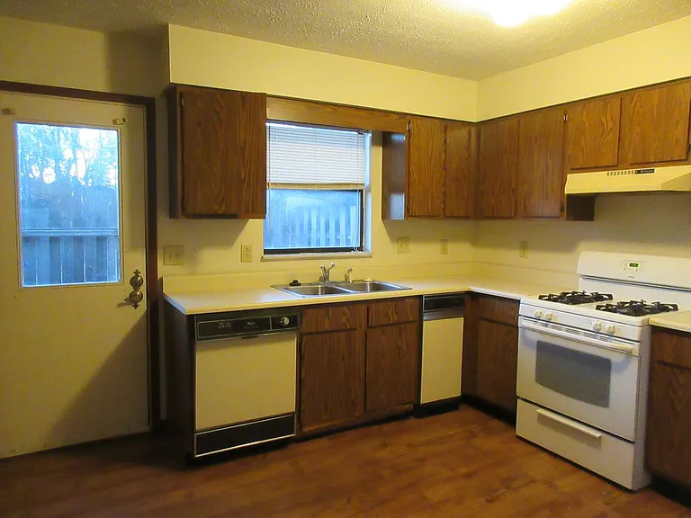 203 Palmer Dr — Photo 3