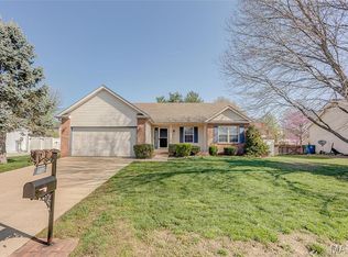 3225 Millbrook Dr, Shiloh, IL