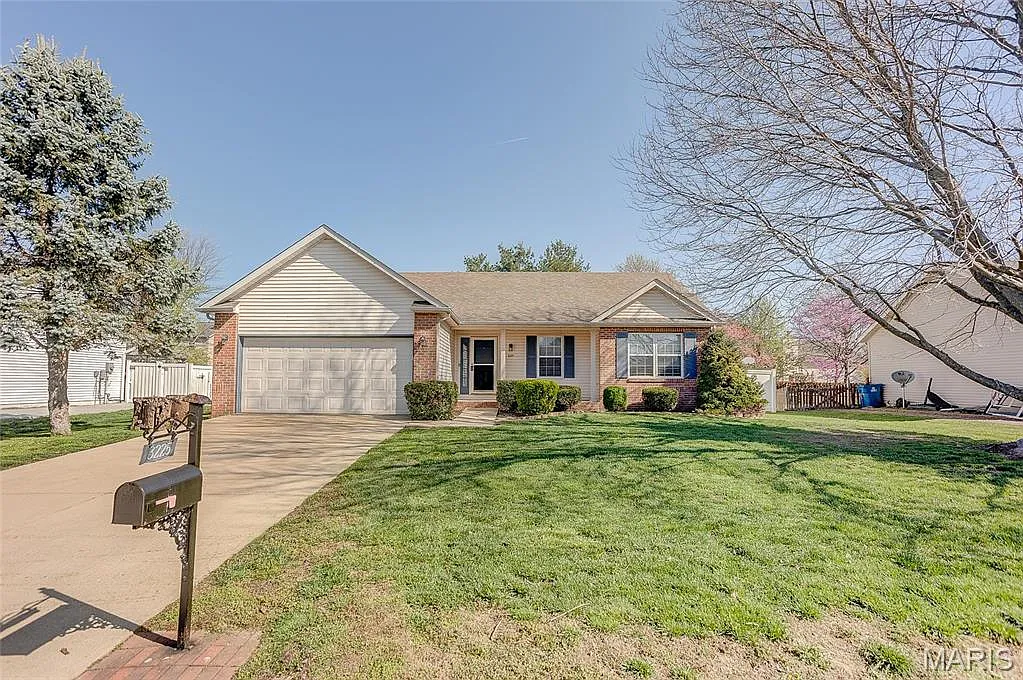 3225 Millbrook Dr photo 1