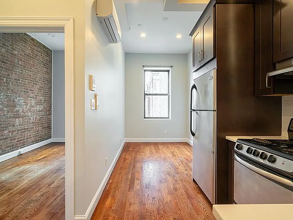 3rd image of 270 W 139th St APT 6