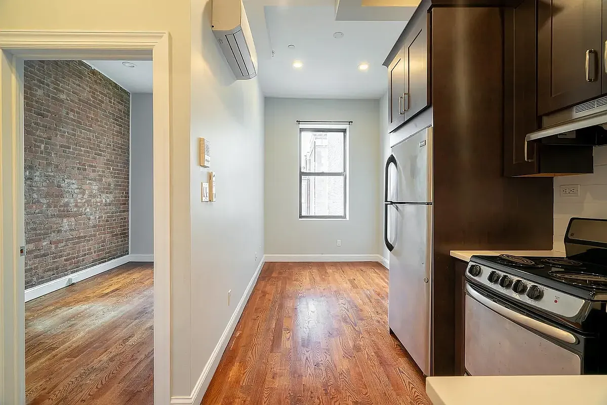 Building Photo - 270 W 139th St #6