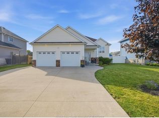 6 Joaney Ln, Kingsville, ON N0R1B0