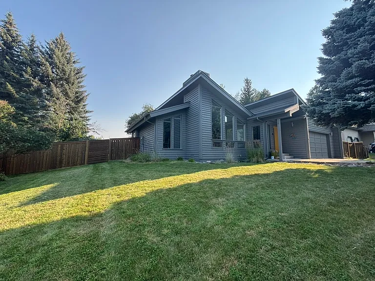 328 Fairway Dr — Photo 1
