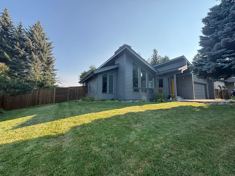 1st image of 328 Fairway Dr