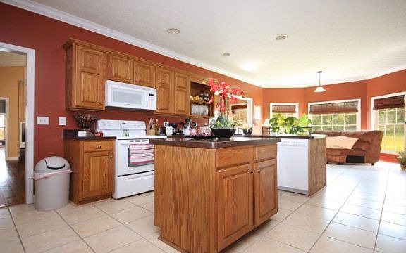 5th image of 17333 Crabtree Ct