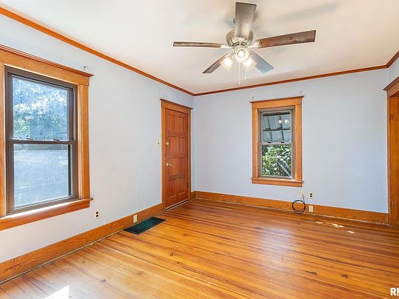 3rd image of 2710 Arlington Ave