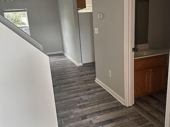 2nd image of 119 Karen Ct