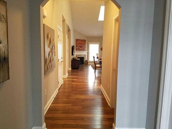 3rd image of 4818 Saint Andrews Dr