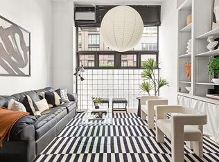 536 W 43rd St APT 1B, New York, NY