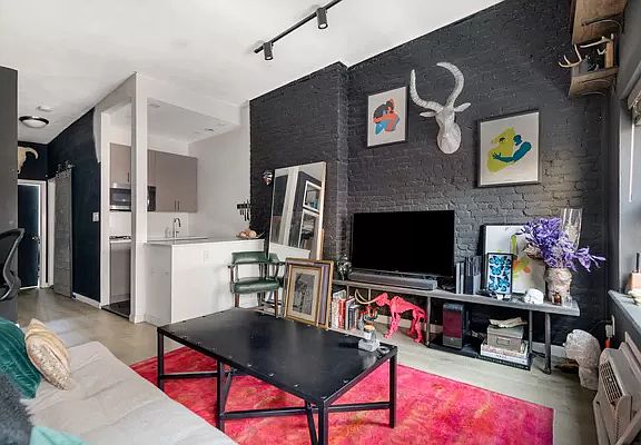 5th image of 227 E 12th St APT 4A