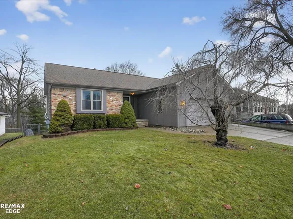 11031 Walker St, Grand Blanc, MI 48439