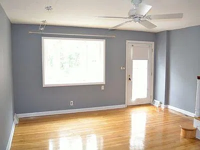3436 Ainslie St — Photo 3
