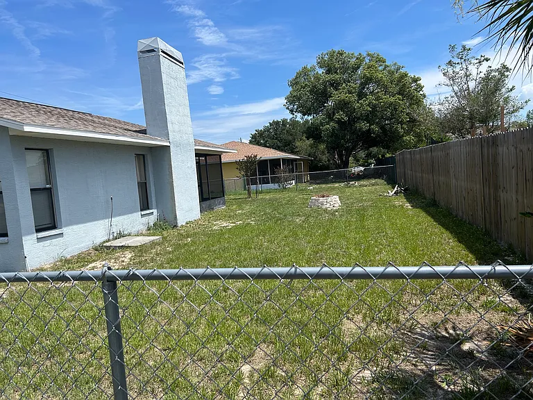 5482 Mariner Blvd — Photo 4