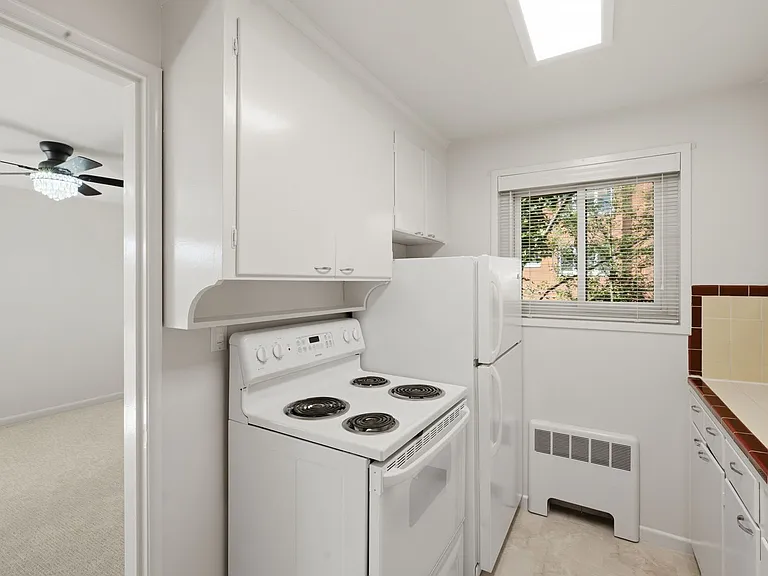 The Highland Arms Apartments — Photo 28