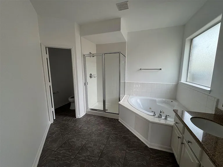 6311 Auburn Terrace Ct — Photo 15