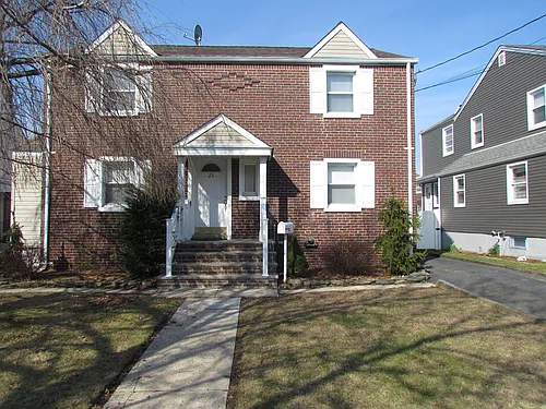 23 1st St #2 Photo 1