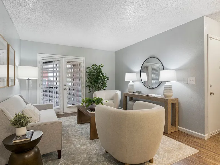 Post Oak Apartments — Photo 22