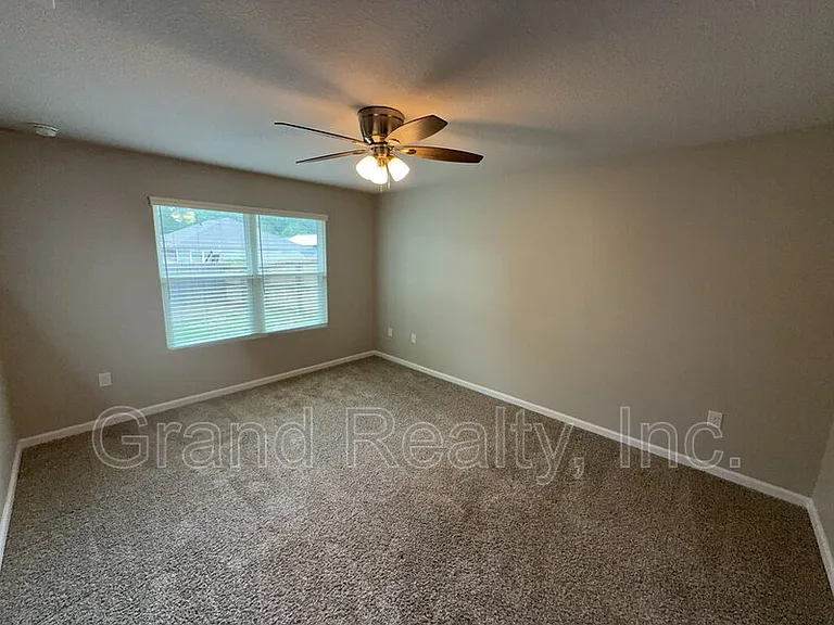 4407 White Cedar Ct — Photo 11