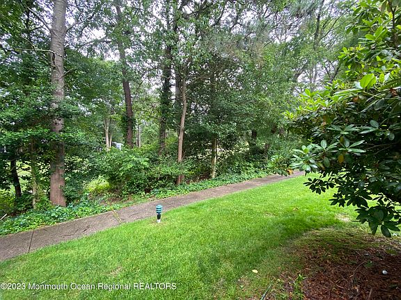 5th image of 673A Buckingham Drive