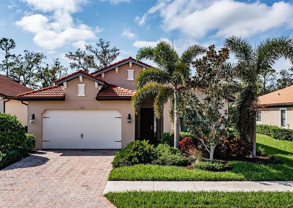 1st image of 1029 BLUFFWOOD DRIVE