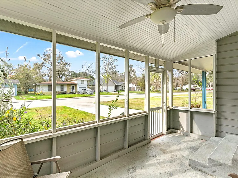 223 Jasmine St — Photo 2