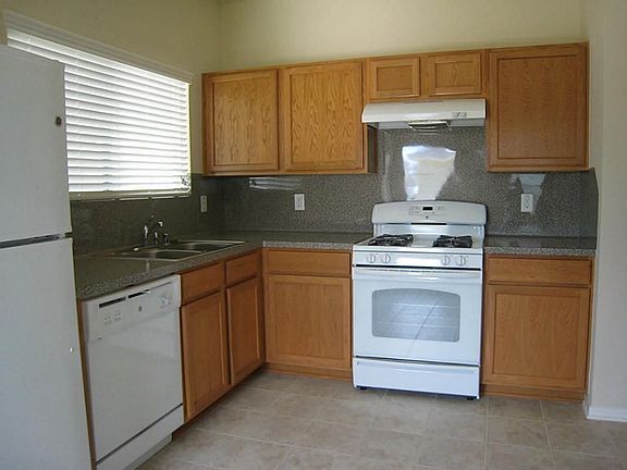 5th image of 11811 Princess Garden Way