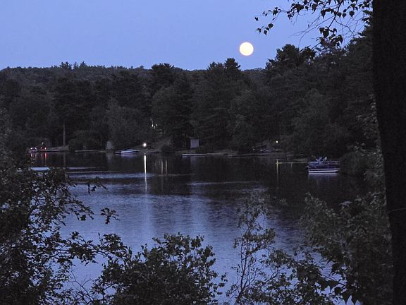 4th image of 182 Lake Sherburne Road
