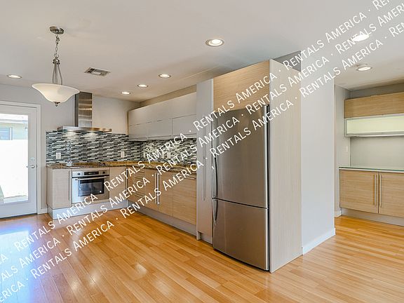 5th image of 1850 E Maryland Ave Unit 7