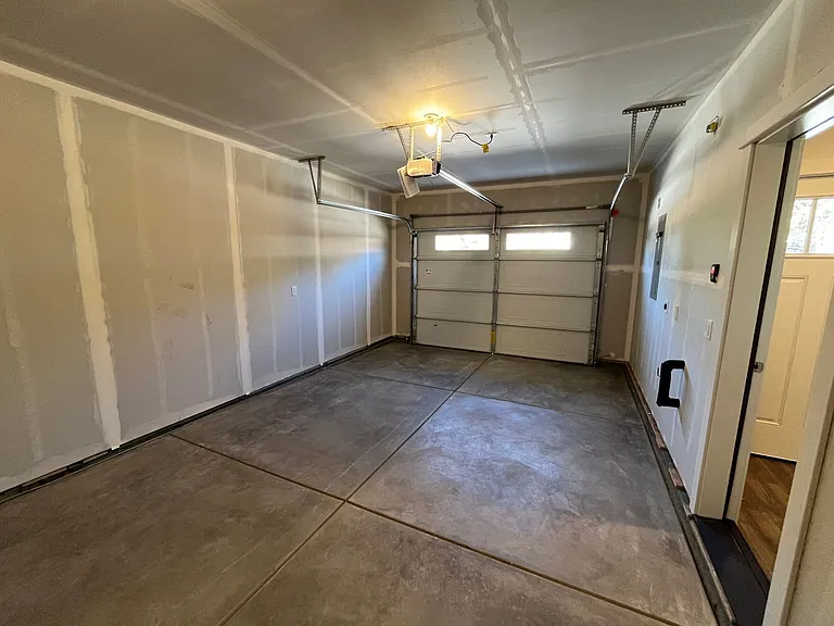 2539 NE Studio Rd — Photo 22
