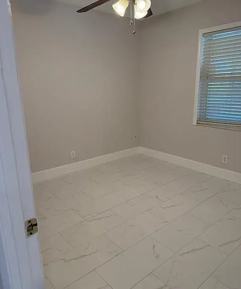 9448 Saddlebrook Dr — Photo 13