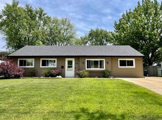 63 Stratford Rd, Montgomery, IL 60538