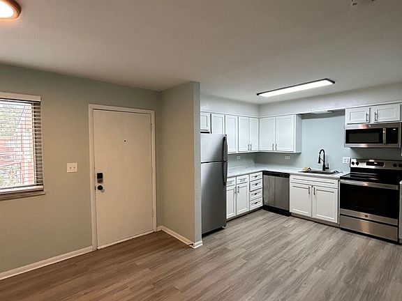 2nd image of 1214 N Pierce St #7ce230b0f