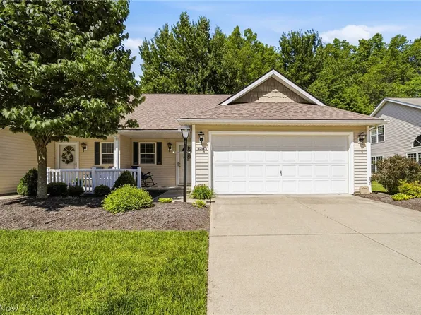 7618 Willow Woods Dr, North Olmsted, OH 44070