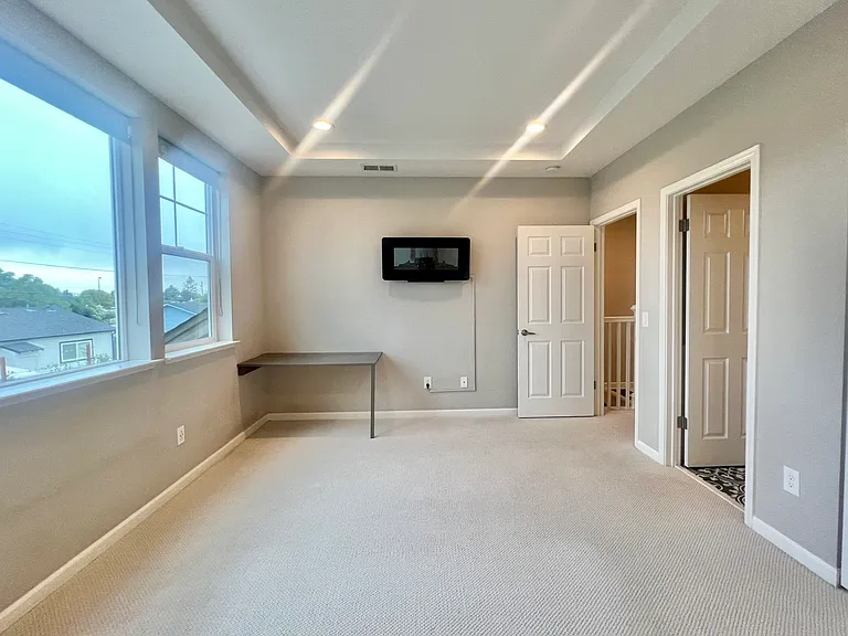 2698 Hardies Ln — Photo 12