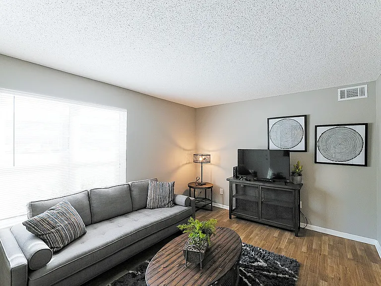 5958 E Point Dr — Photo 23