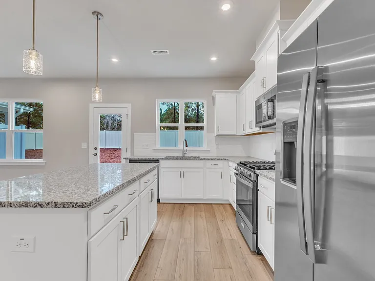 804 Montague Ave — Photo 12