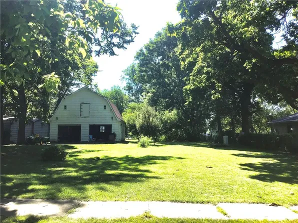 108 S Frame St, Hamilton, MO 64644