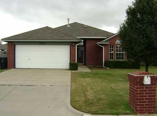 10304 W Banff Way, Yukon, OK 73099