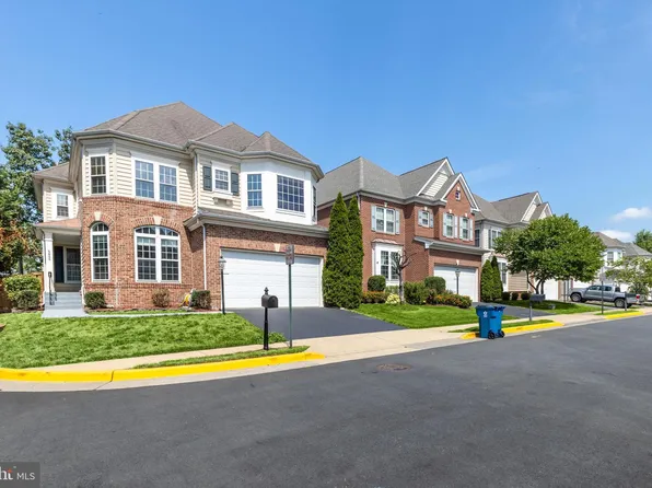 5650 Powers Ln, Centreville, VA 20120