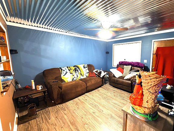 4th image of 304 Connell Dr