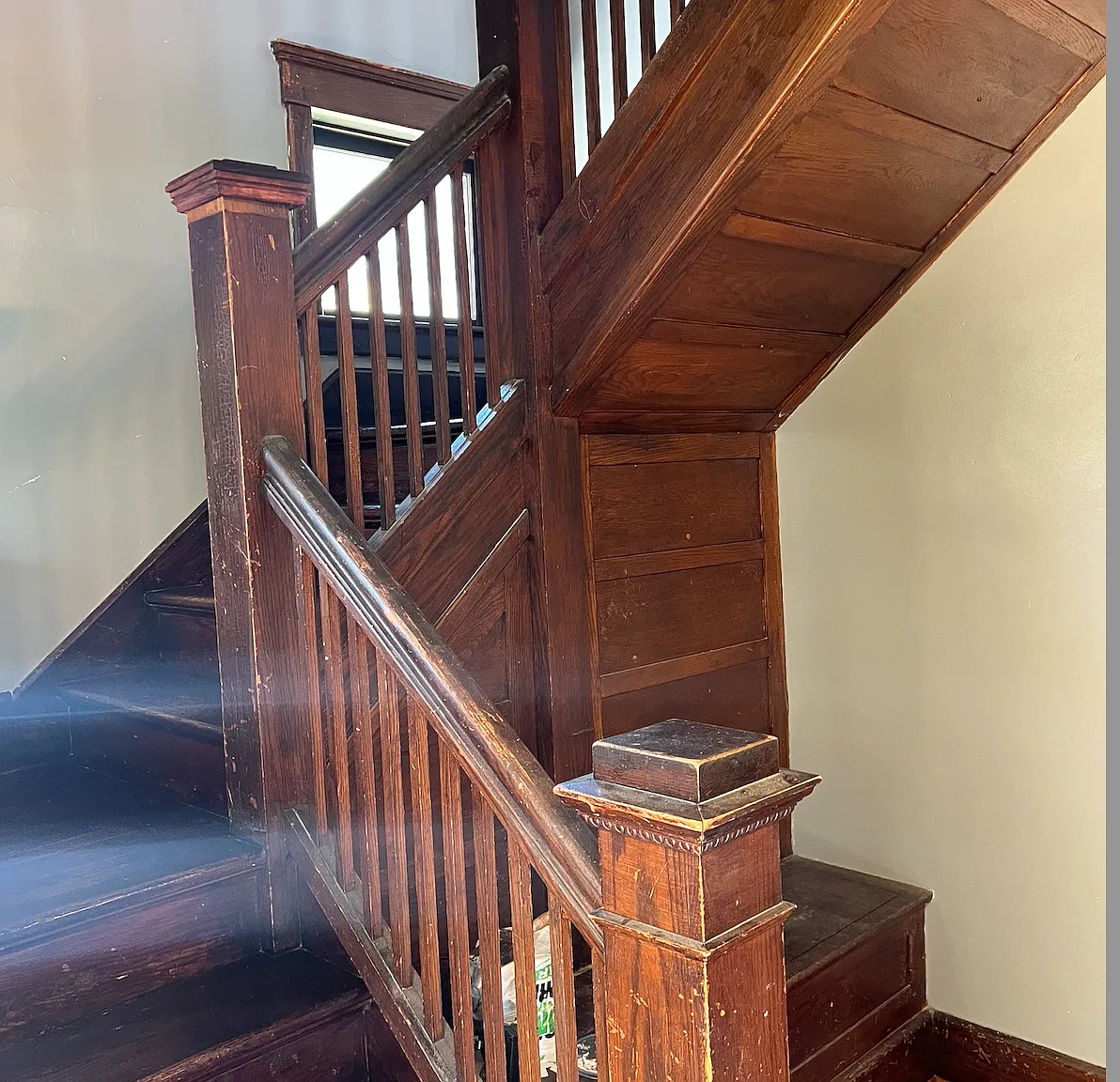 28 Bidwell St W — Photo 2